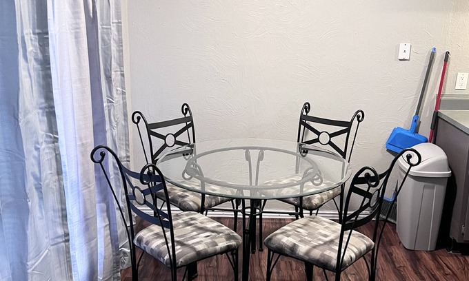 Abilene Apartment | Stylish 2 Bedroom Apartment w/ Wifi