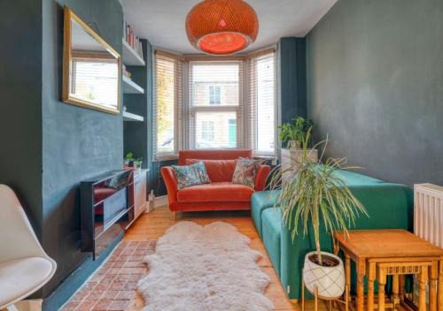 Oxford House | Stylish 2BD with Private Garden and Sauna