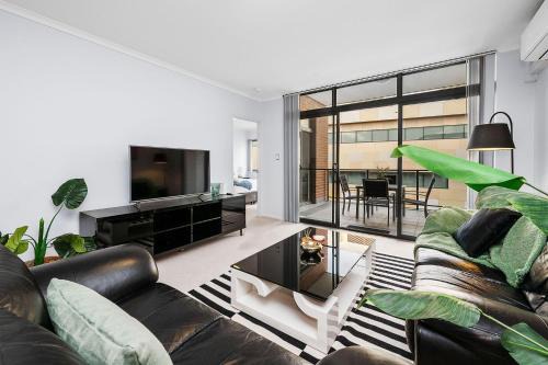 Perth Apartment | Stylish 2br City Apartment Balcony&parking