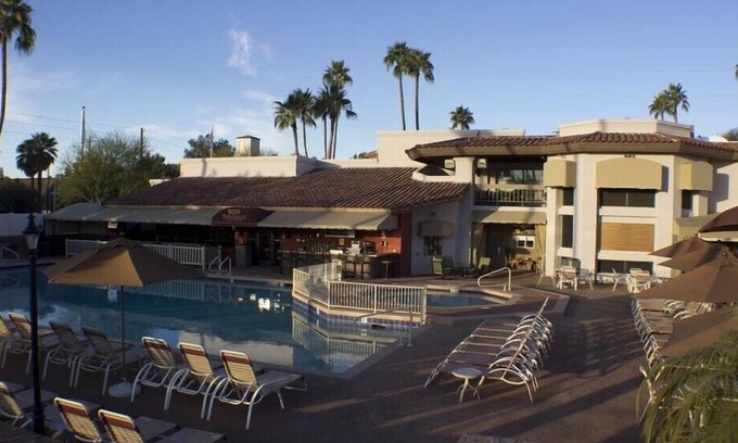 Arcadia Condo | Stylish 2BR Condo with Hot Tub at Scottsdale Camelback Resort