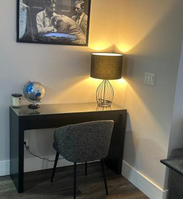 Downtown Mississauga Apartment | Stylish 2BR Suite by Square One