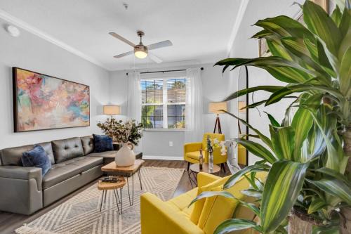 Westchase Apartment | Stylish 2br2ba Minutes To Airport & Westchase #6