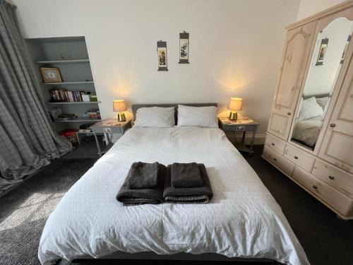 Dumfries Apartment | Stylish 2nd Floor Georgian Period Flat