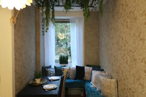 Clerkenwell Apartment | Stylish 3-bed apartment in London within walking distance to tube stations