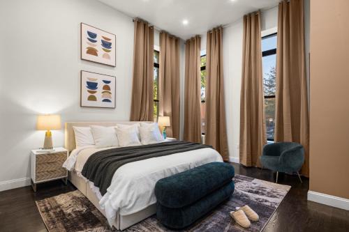 East Harlem Apartment | Stylish 3BR Designer Home in Harlem!