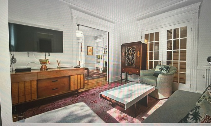 Mill River House | Stylish 4 bed/2.5 bath across coveted Wooster Square.