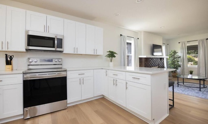 Des Moines House | Stylish 4 BR Home in the Heart of DSM