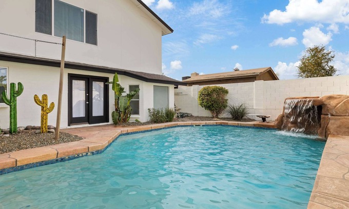 Deer Valley House | Stylish 4BR Poolside Paradise~Outdoor Games~Grill