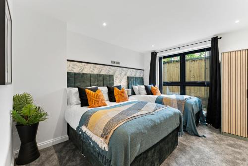 Headingley Apartment | Stylish Abode in Leeds - Games Room - Parking