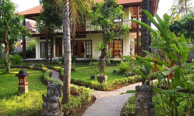 Kaliasem Villa | Stylish and cosy 2 story villa in lush tropical garden with privat pool