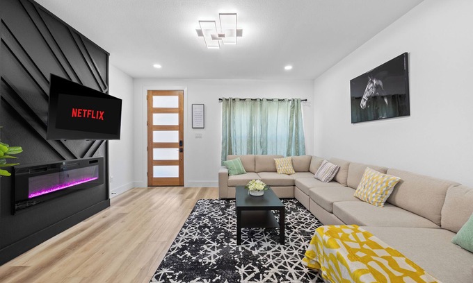 Dallas House | Stylish and Cozy Dallas 3 BDR