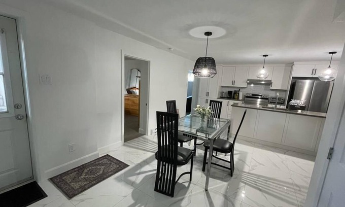 Saint-Hubert House | Stylish and elegant appartement, south shore of Montreal. 2BD 1Bathroom