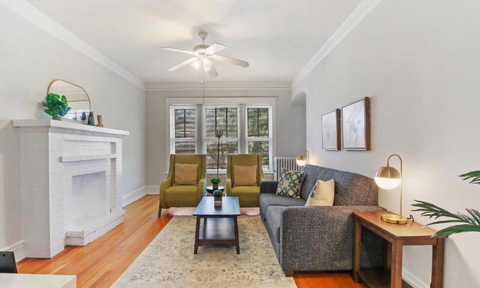 Boystown Apartment | Stylish and Expansive 2BR Apt with Balcony - Buckingham 3