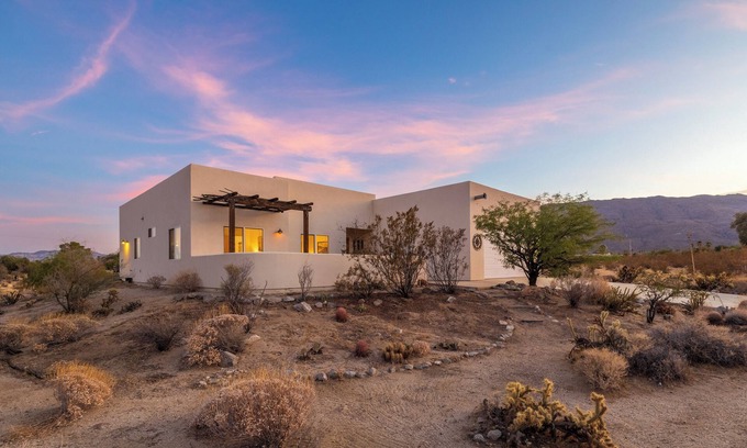 Borrego Springs House | Stylish and Private Adobe Retreat with Views in Borrego Springs/Anza Borrego