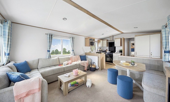 Narberth House | Stylish and spacious 12ft-wide caravan with one double and two twin.