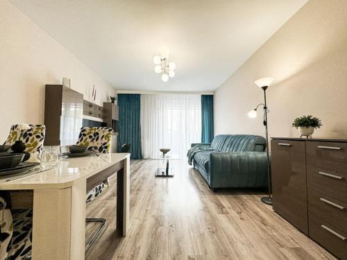 Krzyki Apartment | Stylish Apartment - Balcony, Church Views, Parking! Tram