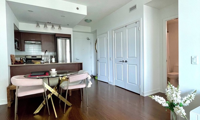Forest Hill South Apartment | Stylish Apartment in Forest Hill South