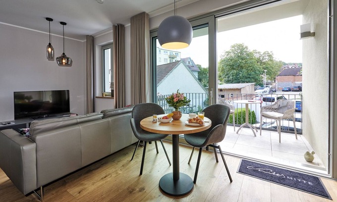 Eisenach Apartment | stylish apartment with large balcony - feel at home in the hist. center
