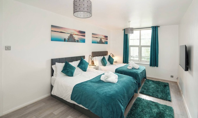 Gipsy Hill Apartment | Stylish apartment with WIFI, modern decor and easy access to Central London