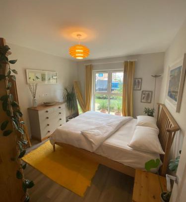 Uxbridge South Apartment | Stylish Apartment with Terrace