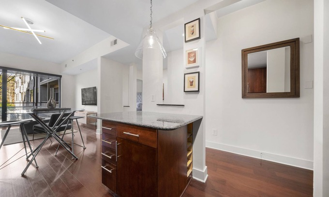 Lindbergh Apartment | STYLISH❤️APT. IN BUCKHEAD+FAST WIFI+FREE PARKING