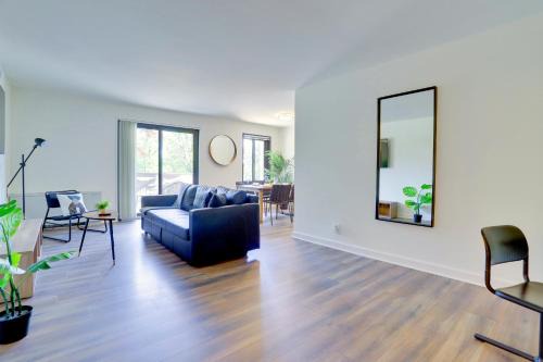 Court House Apartment | Stylish Apt Steps from Barton Park