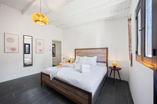 Esmeralda Apartment | Stylish Aruba Getaway, Close To Beach, Cozy For 2