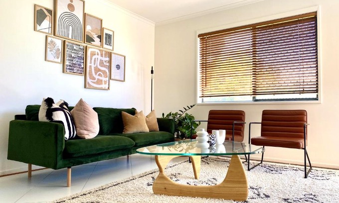Bilinga Apartment | STYLISH BEACHSIDE PARADISE I SUNLIT COMFORT on THE GOLD COAST