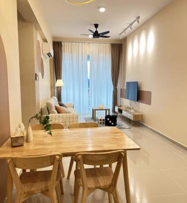 Sandakan Apartment | Stylish Bearbrick 3R2B Home sandakan