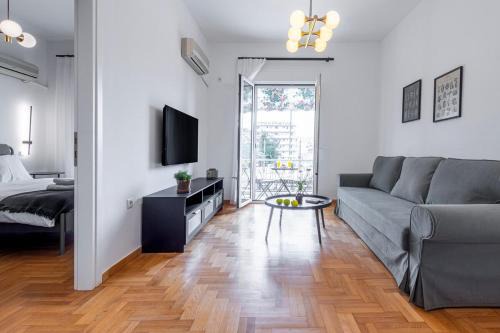 Agios Panteleimonas Apartment | Stylish & Bright Flat Across Metro - 8' to Center