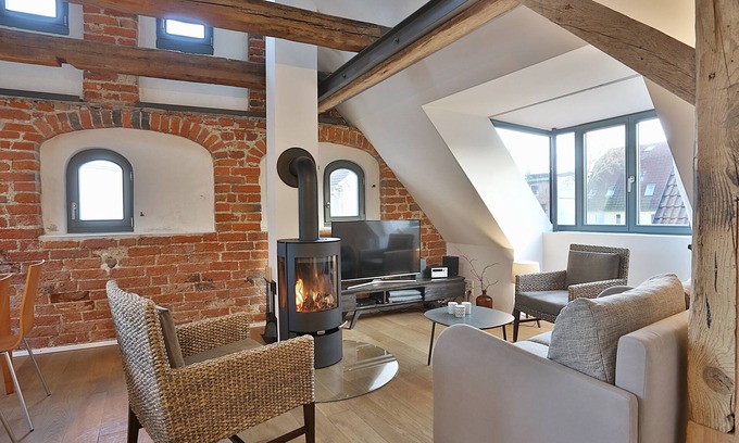 Old Town Apartment | Stylish, bright, spacious apartment in the heart of the old town - loggia, fireplace