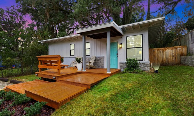 Gainesville House | Stylish Bungalow, Walk to UF, BHG, Publix