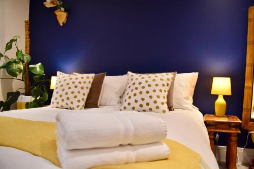 Fairfield Apartment | Stylish centrally-located studio with parking