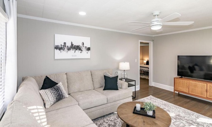East Raleigh House | Stylish & Comfy 5 Location Private Backyard Updated Close to Downtown Walkable