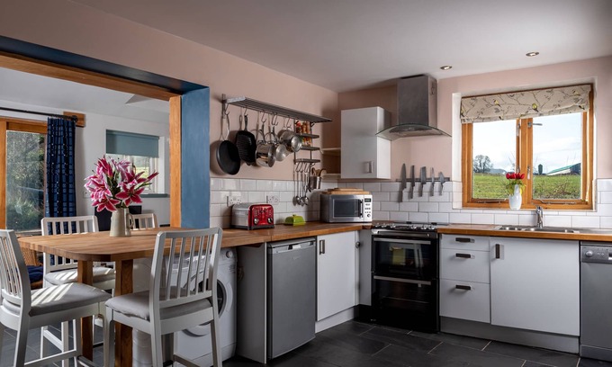 Brecon Cottage | Stylish cottage for 4 in the Brecon Beacons