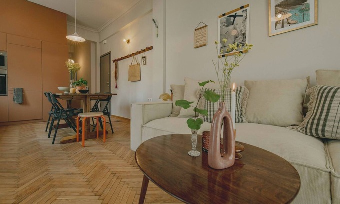 Petralona Apartment | Stylish cozy artistic Athens apartment