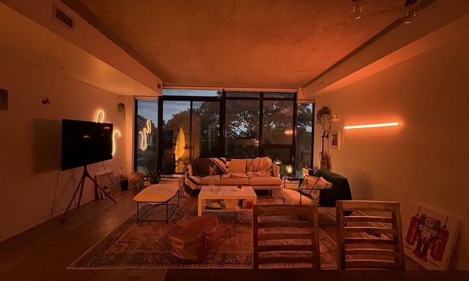 Beaconsfield Village Condo | Stylish Downtown 1 BR with a Stunning View | Close to Everything
