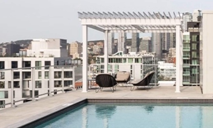 Griffintown Apartment | Stylish Downtown Condo