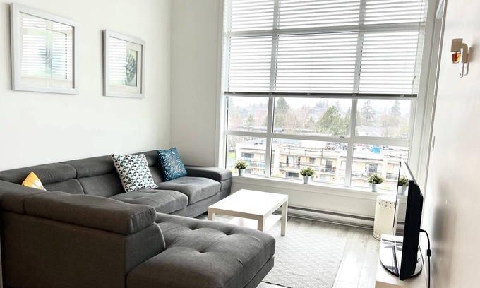 Langley Condo | Stylish Downtown Langley Condo with Mountain View!