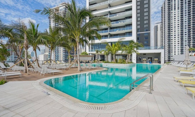 Downtown Miami Apartment | Stylish Downtown Miami Studio | Bay Views & Prime Location