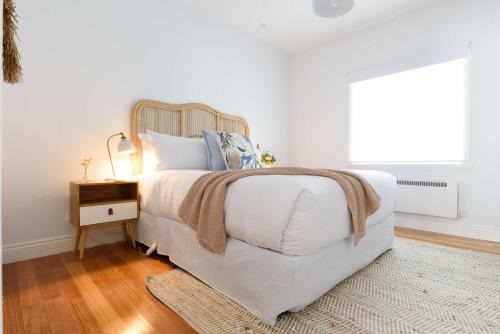Bridport House | Stylish Escape with Sea Breezes & Comfort
