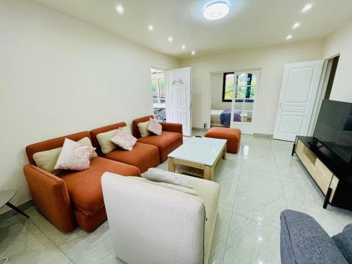 Ponthierry House | Stylish, Calm and Green Home Stay