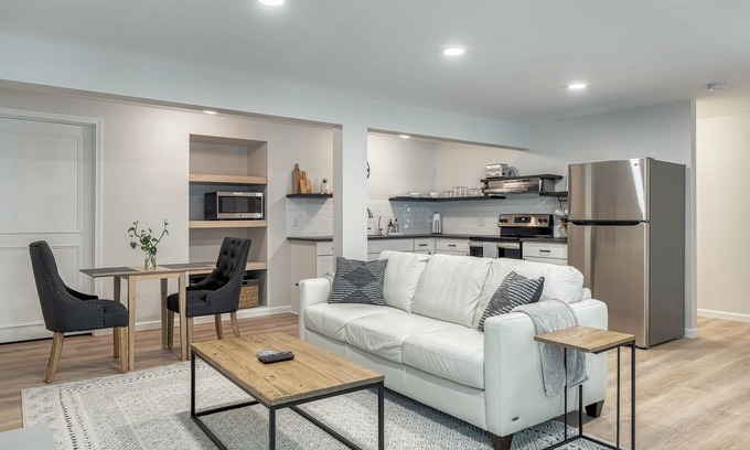Wright City Apartment | Stylish Guest Apartment