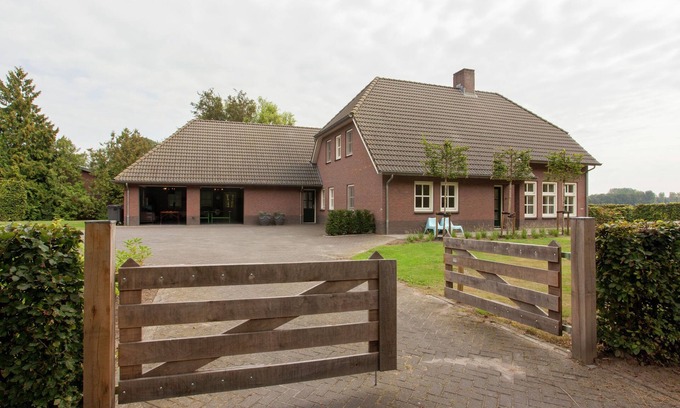 Leende House | Stylish holiday home in Leende with terrace