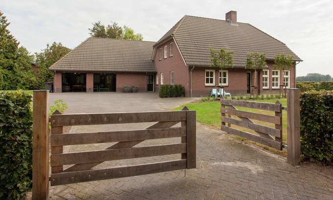 Leende House | Stylish holiday home in Leende with terrace