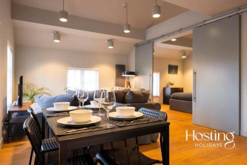 Henley Apartment | Stylish Luxury Apartment in The Centre of Henley