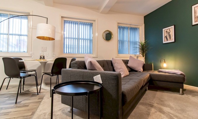 Newcastle-upon-Tyne Apartment | Stylish Maisonette, Newcastle | Pass the Keys