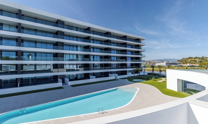 Lagos Apartment | Stylish Marina View apt. (IH 2-3B)