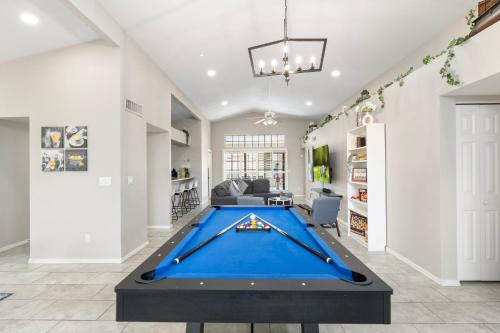 Santiago House | Stylish Mid-Century 4BR Escape with Pool & Luxe Vibes