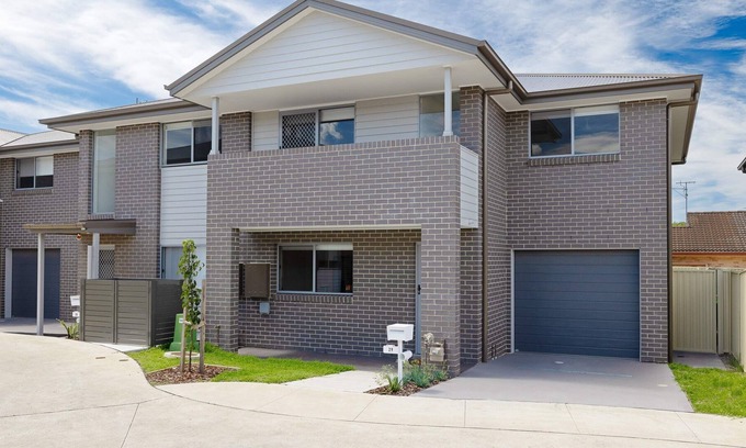 Charmhaven House | Stylish, Modern 3BR Charmhaven Getaway